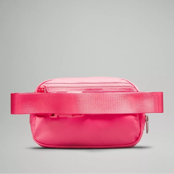 LULULEMON | ✨NEW✨ Everywhere Belt Bag 1L in Sakura Pink - Picture 3 of 6